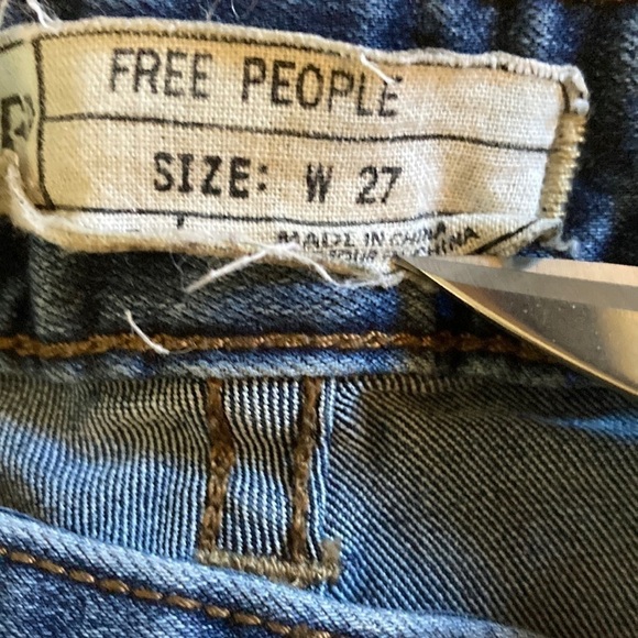 Free People Distressed Knee Jeans - Picture 14 of 15